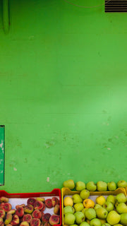 apples and oranges in boxes